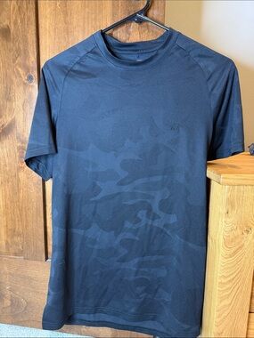 Men's Zyia Black Camouflage Performance Tee